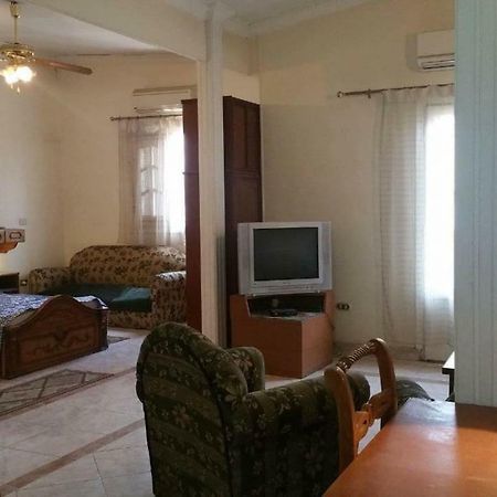 Elegant Heliopolis, Studio-Apartment Cairo Exterior foto